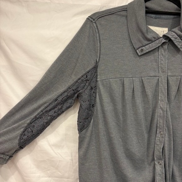 WE THE FREE People Women's Gray Button Up Long Sleeve Lace Shirt Top Medium Boho - Picture 3 of 8